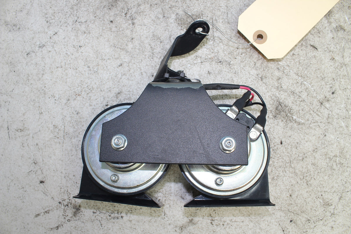 97-04 Suzuki Marauder VZ800 Horn