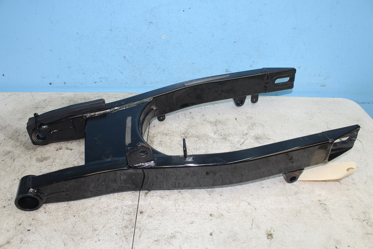 98-04 Suzuki Marauder VZ800 Swing Arm Rear Fork Suspension Swingarm