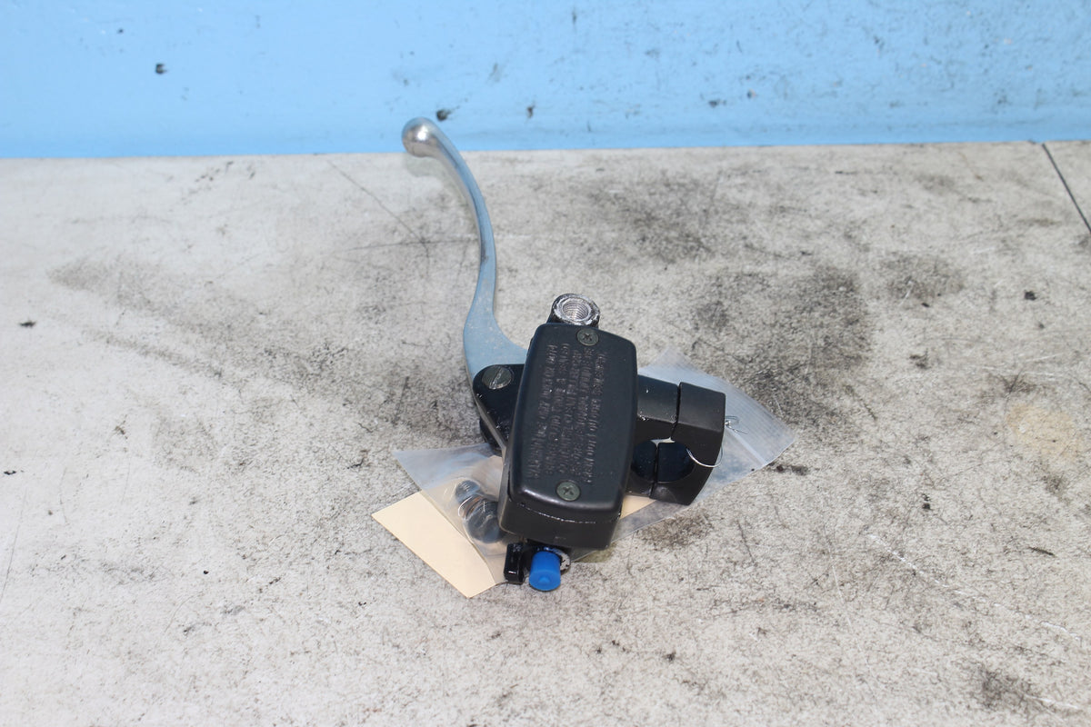 04-11 Honda Shadow Aero VT750C Front Brake Master Cylinder Lever Reservoir
