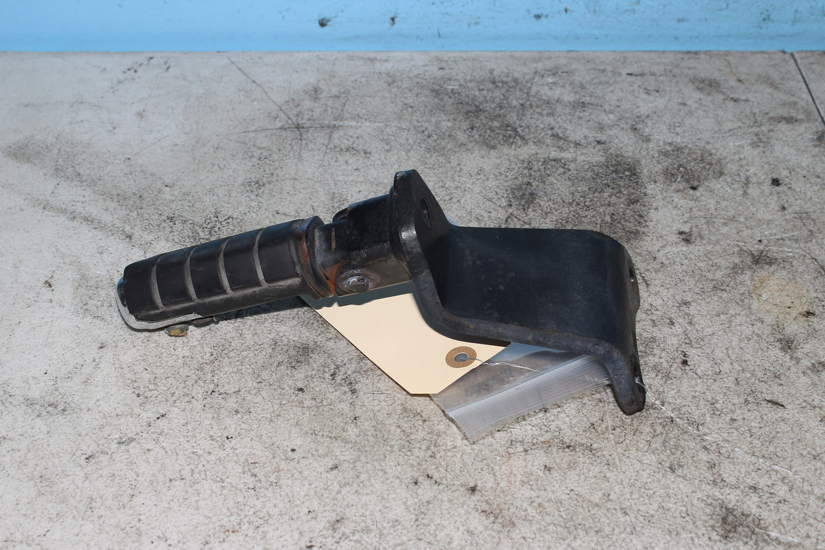 04-09 Honda Shadow Aero VT750C Driver Left Foot Peg Front Footrest Bracket Mount