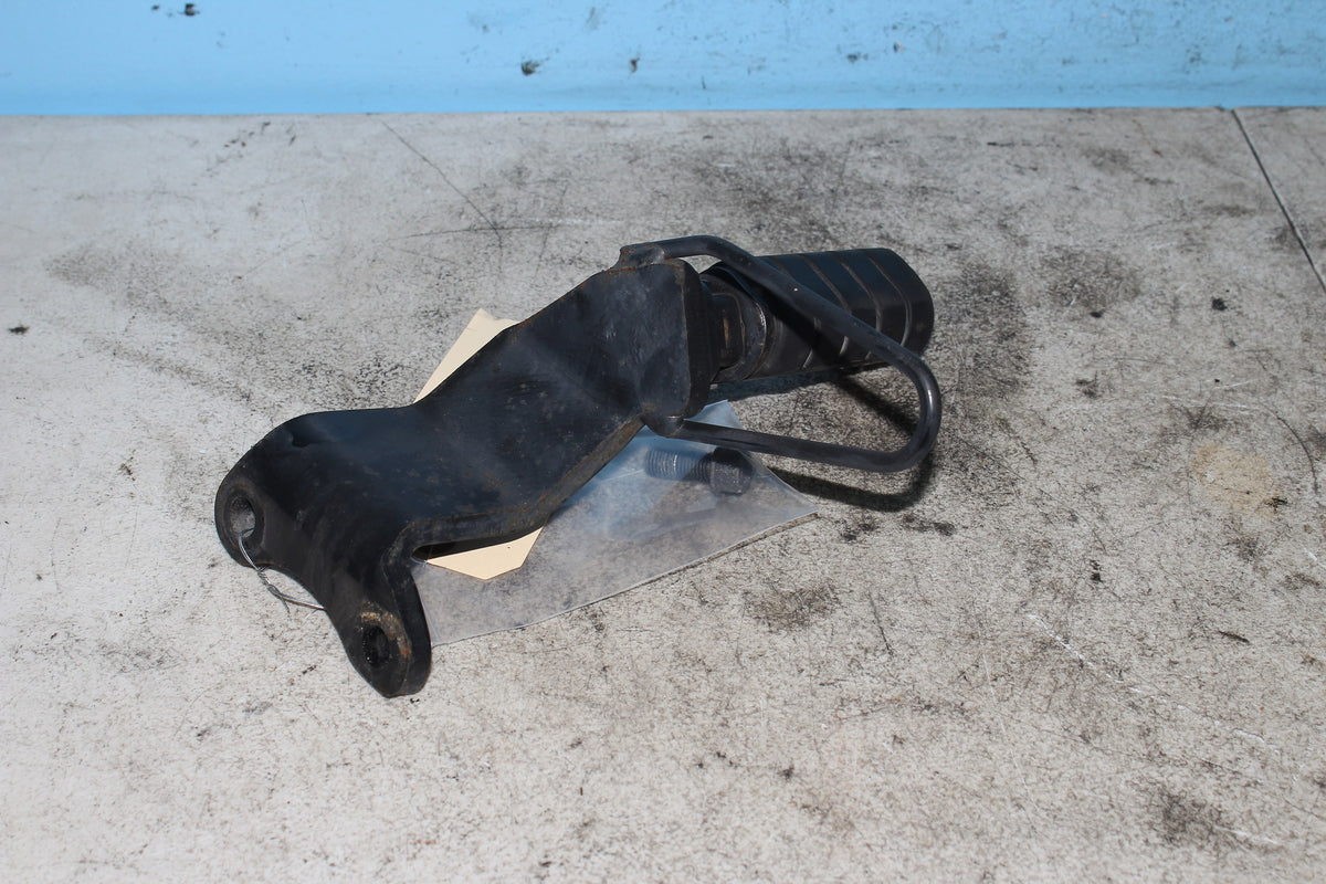04-09 Honda Shadow Aero VT750 Driver Right Foot Peg Front Footrest Bracket Mount