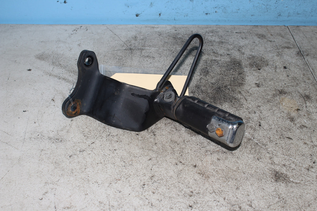 04-09 Honda Shadow Aero VT750 Driver Right Foot Peg Front Footrest Bracket Mount