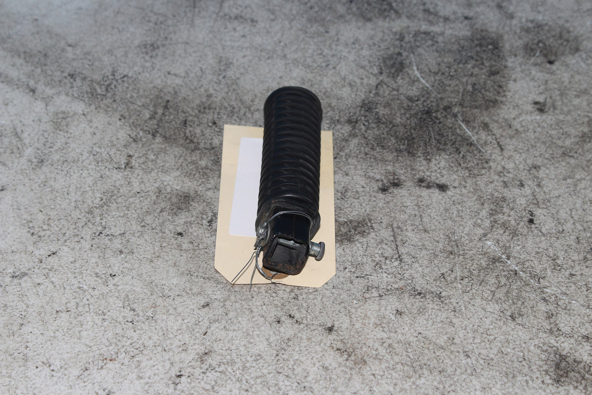 04-09 Honda Shadow Aero VT750C Passenger Foot Peg Right Rear Footrest Rubber