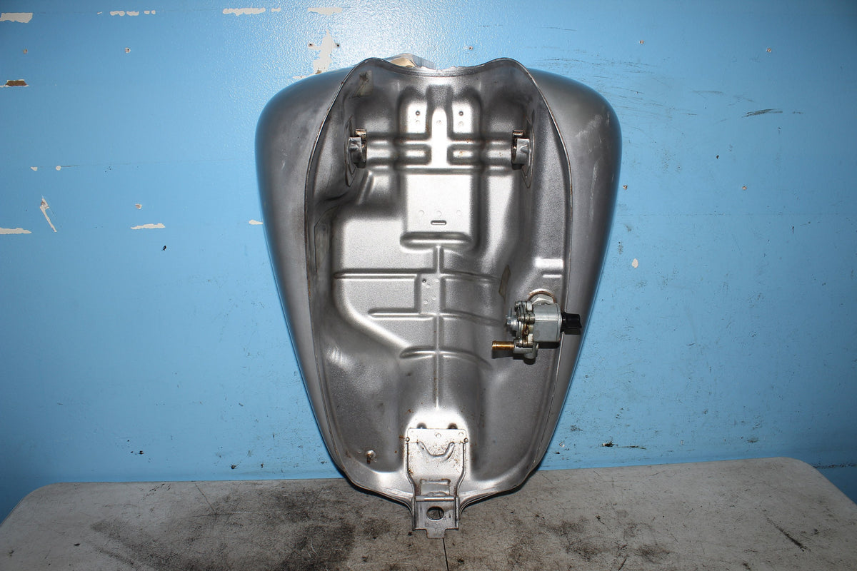 04-09 Honda Shadow Aero VT750 Gas Fuel Tank Petrol Silver Black SEE DESCRIPTION