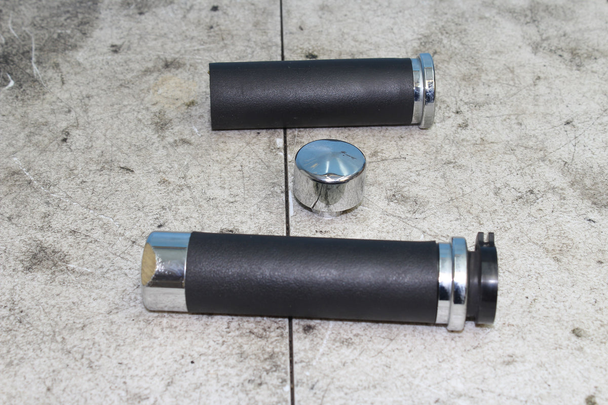 96-01 Yamaha Royal Star XVZ1300 Grips Hand Grips Pair Left Right *DMG*