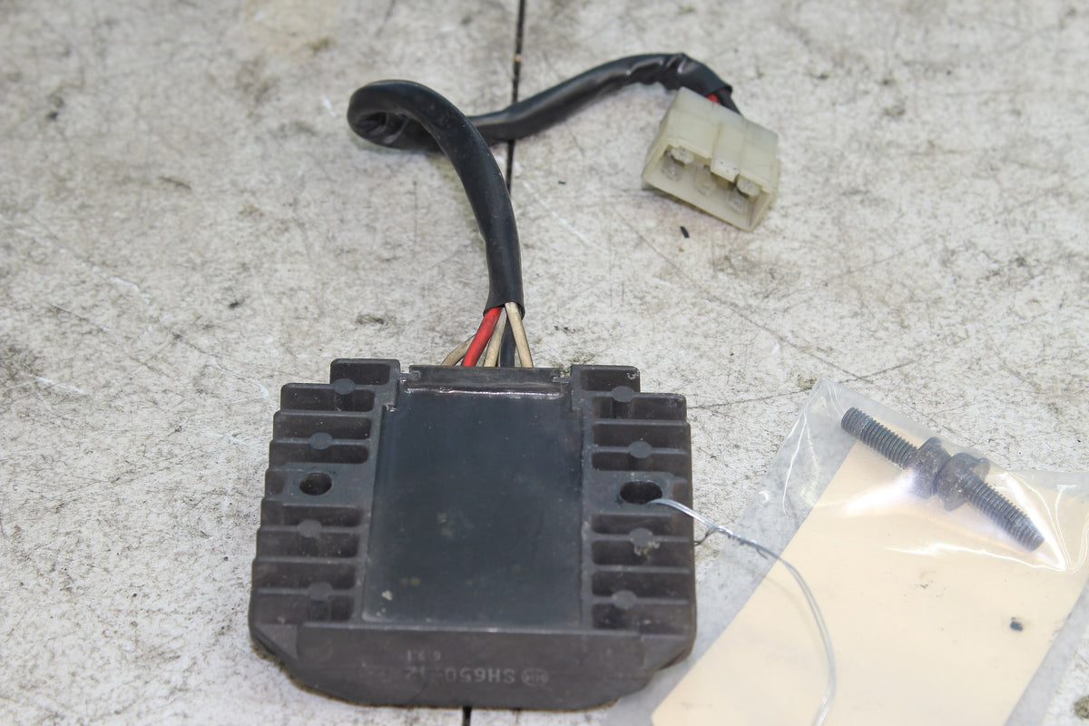 96-01 Yamaha Royal Star XVZ1300 Rectifier Regulator Voltage SH650-12