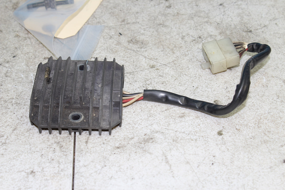 96-01 Yamaha Royal Star XVZ1300 Rectifier Regulator Voltage SH650-12