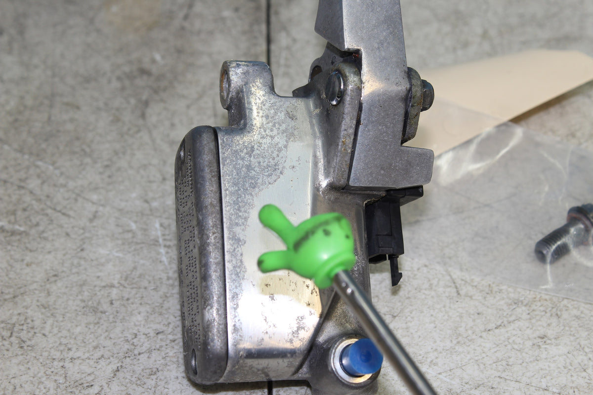 96-01 Yamaha Royal Star XVZ1300 Clutch Lever Perch Master Cylinder w/ Switch