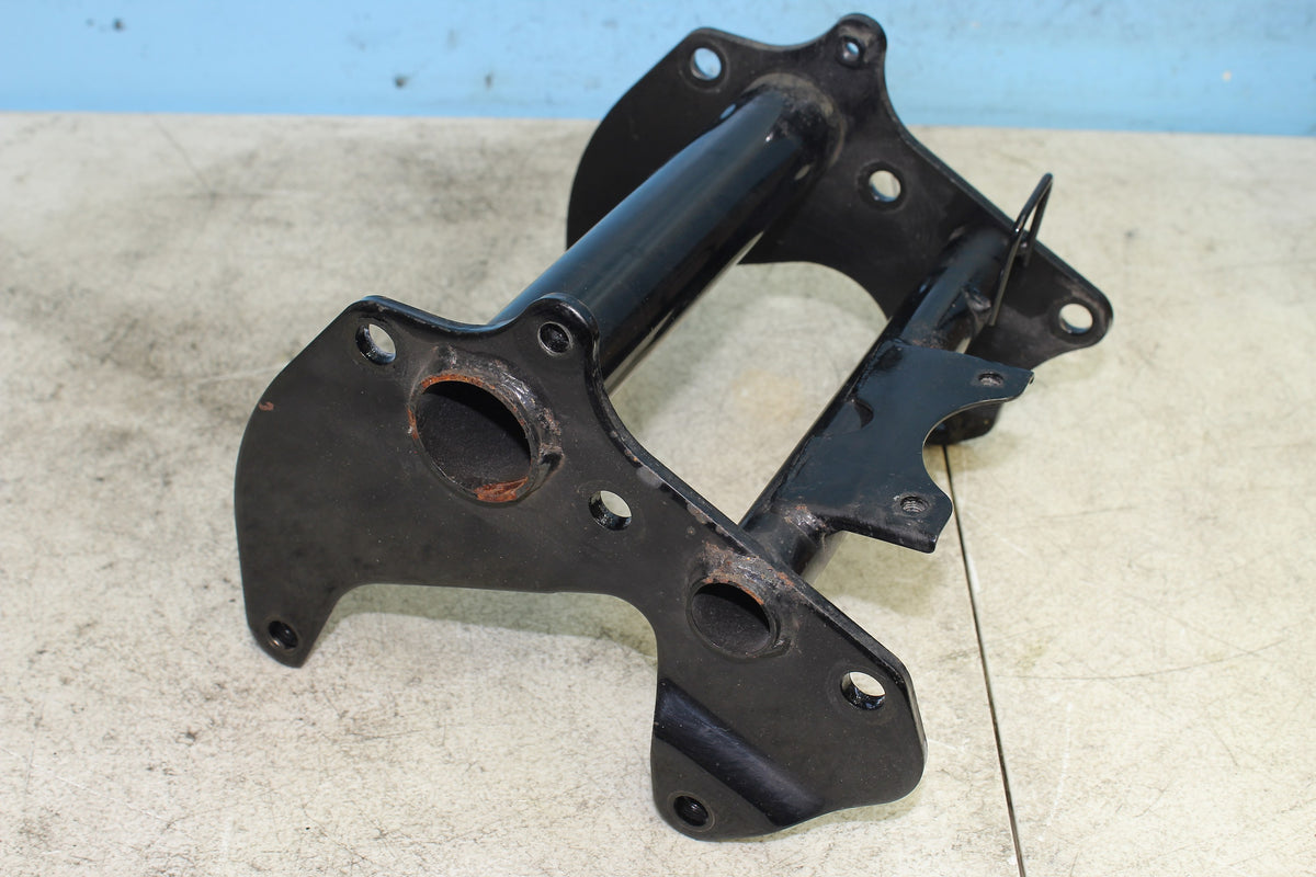 96-01 Yamaha Royal Star XVZ1300 Engine Mount Bracket Motor Trans Cross Bar Bolt