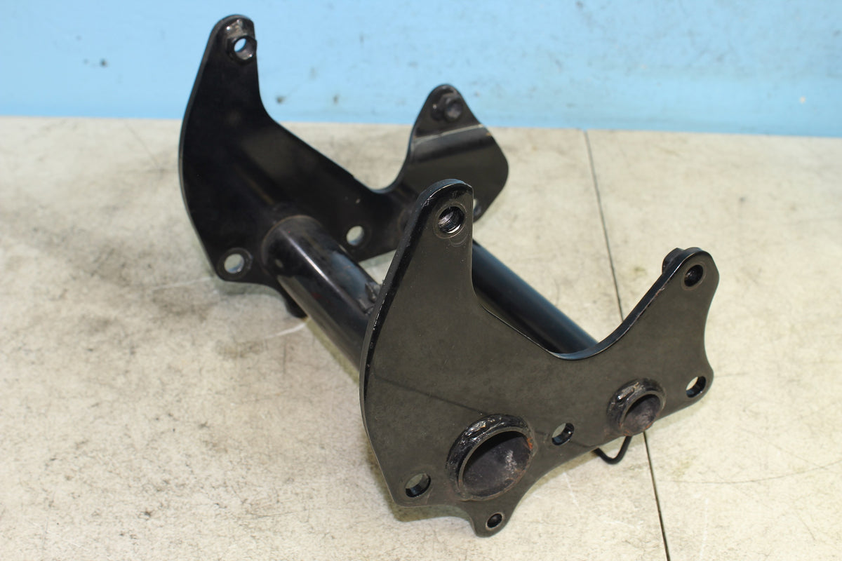 96-01 Yamaha Royal Star XVZ1300 Engine Mount Bracket Motor Trans Cross Bar Bolt
