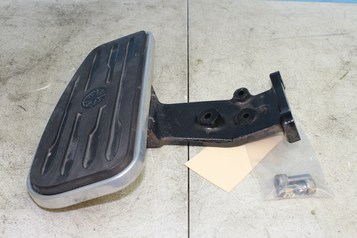 96-01 Yamaha Royal Star XVZ1300 Right Floorboard Driver Floor Board Footrest